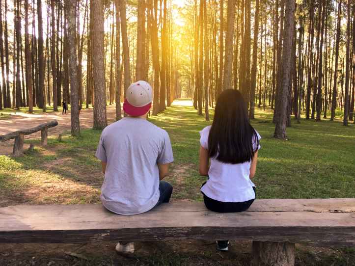 bench countryside couple dating